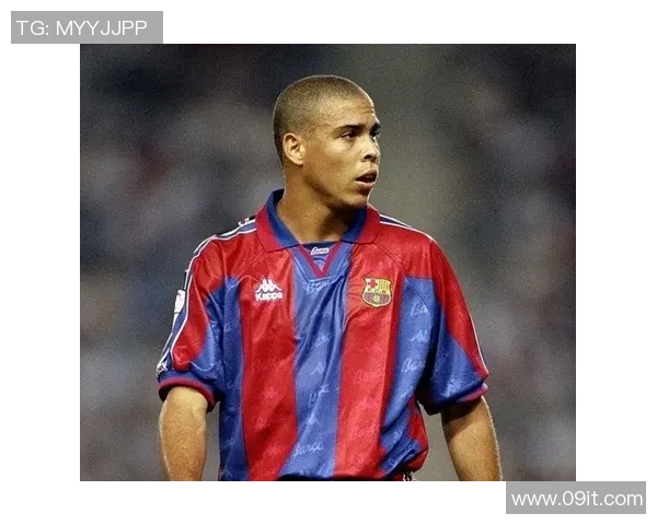 足球名将的辉煌历程与传奇瞬间解析:从青涩少年到世界巨星的成长轨迹 足球名将的辉煌历程与传奇瞬间解析:从青涩少年到世界巨星的成长轨迹