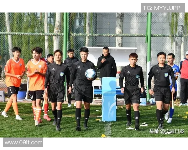 激情对决展开 足球赛场上的英雄角逐与精彩瞬间回顾